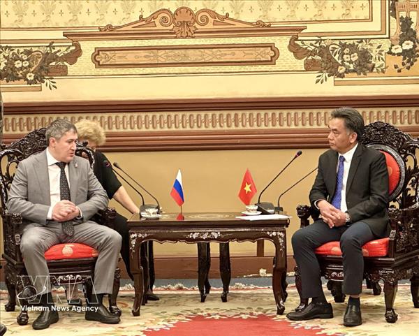 促进胡志明市与俄罗斯各地方间的合作