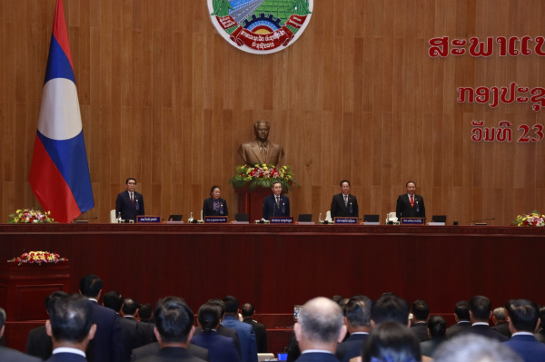 Laos approves railway linking to Vietnam, adopts key development plans