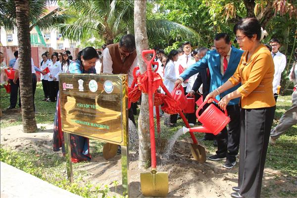 Trồng cây hữu nghị ở Cần Thơ, hướng đến tương lai xanh và bền vững