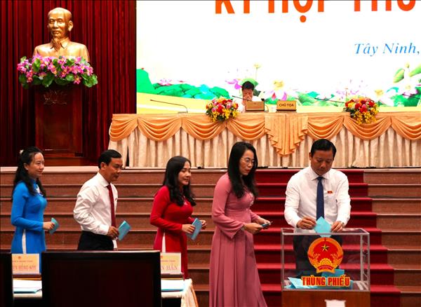 Kiện toàn bộ máy chính quyền tỉnh Tây Ninh nhiệm kỳ mới