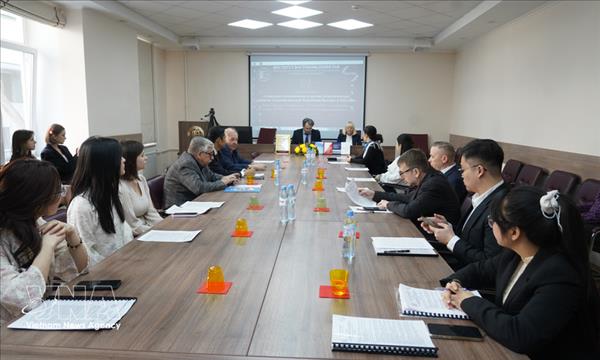 Expertos rusos destacan el crecimiento y papel global de Vietnam