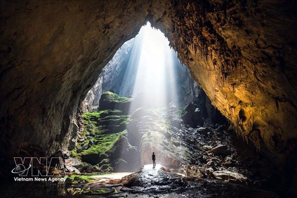 Son Doong en vedette sur  60 Minutes  : un tournant historique pour le tourisme à Quang Binh