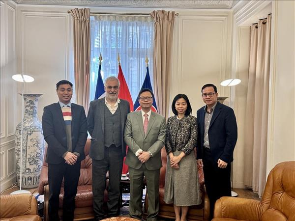 Việt - Pháp thúc đẩy quan hệ hợp tác qua kênh Đảng