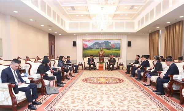 Laos otorga la máxima prioridad al fortalecimiento de los lazos con Vietnam