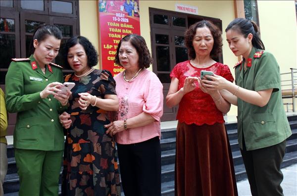 Lực lượng phụ nữ Công an Bắc Ninh ứng dụng công nghệ, nâng cao hiệu quả phục vụ nhân dân