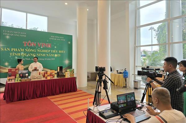 Số hóa sản phẩm OCOP đưa đặc sản địa phương vươn ra thế giới