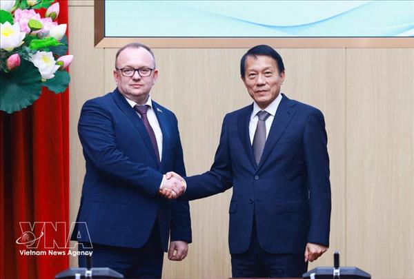 推动越南与白俄罗斯司法鉴定合作走深走实