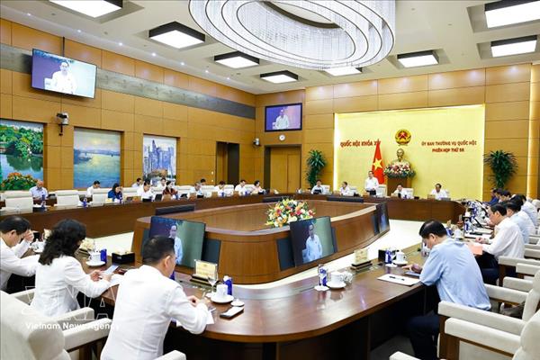 NA Standing Committee urges updated macro scenarios amid rising economic risks