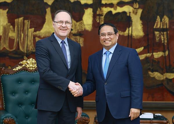 Thủ tướng Chính phủ Phạm Minh Chính làm việc với Đại sứ Nga tại Việt Nam