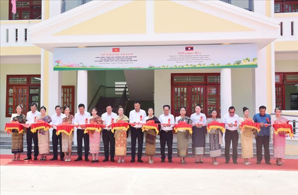 Активизация сотрудничества в сфере образования между регионами Вьетнама и Лаоса