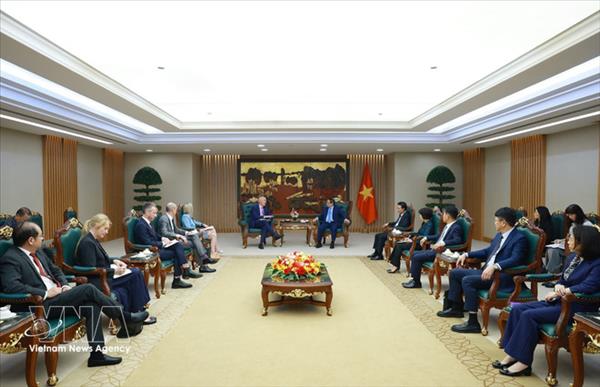 Премьер-министр Фам Минь Тьинь принял Директора Университета RMIT