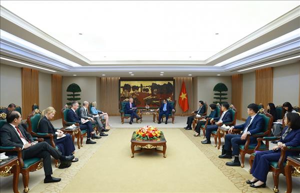 ທ່ານ​ນາ​ຍົກ​ລັດ​ຖະ​ມົນ​ຕີ ຟ້າມ​ມິງ​ຈິງ ໃຫ້​ການ​ຕ້ອນ​ຮັບຜູ້​ອຳ​ນວຍ​ການ​ມະ​ຫາ​ວິ​ທະ​ຍາ​ໄລ RMIT, ອົດ​ສະ​ຕາ​ລີ