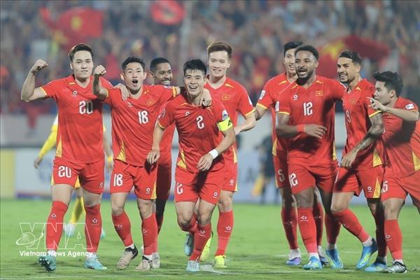 越南国家足球队重返世界前百强 排名提升9位