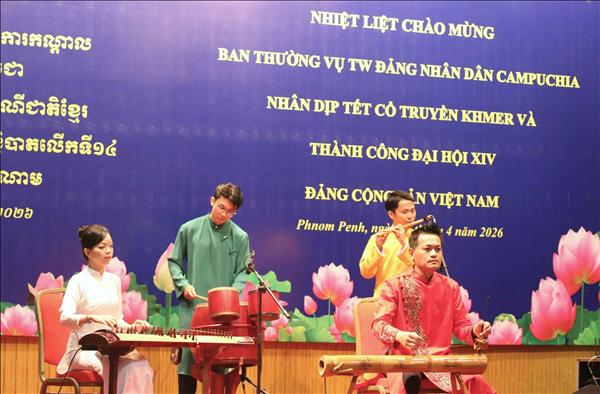 Thúc đẩy quan hệ hữu nghị và hợp tác toàn diện Việt Nam - Campuchia