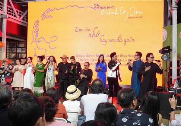 故 음악가 찐 꽁 선 서거 25주년을 맞아 ‘당신은 기억하는가, 아니면 이미 잊었는가… 음악회 개최  