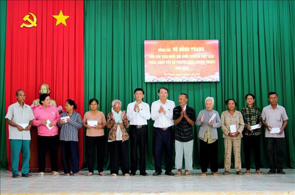 Lãnh đạo Quốc hội thăm, chúc Tết Chôl Chnăm Thmây tại Cần Thơ