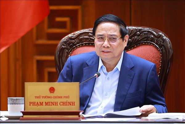 ខិតខំប្រឹងប្រែងដើម្បីអភិវឌ្ឍមជ្ឈមណ្ឌលចម្រាញ់ប្រេង និងថាមពលជាតិនៅ Dung Quat