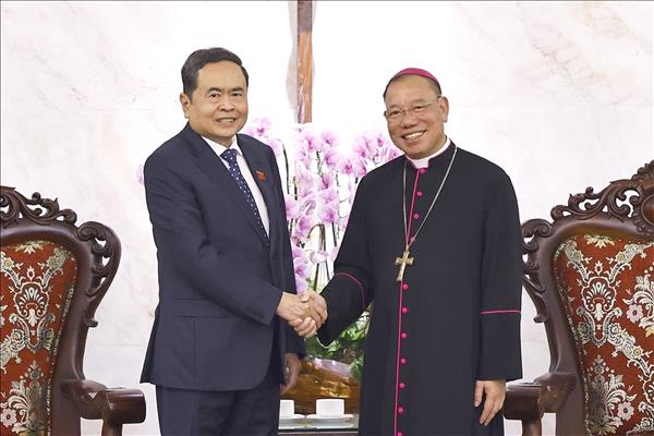 Chủ tịch Quốc hội Trần Thanh Mẫn thăm, chúc mừng Tổng Giáo phận Hà Nội
