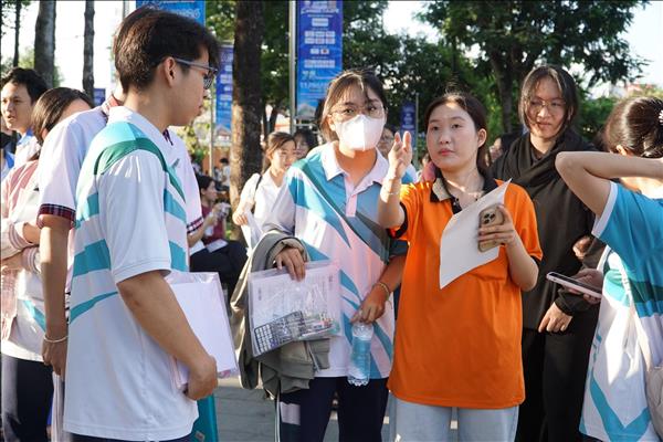 Hơn 137.000 thí sinh thi đánh giá năng lực để tranh suất vào đại học