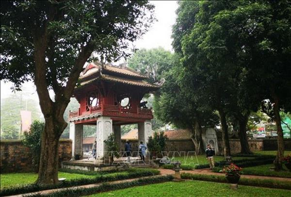 Các di tích, danh thắng ở Hà Nội hút khách dịp nghỉ lễ Giỗ Tổ Hùng Vương