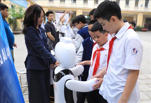 Ứng dụng AI góp phần thay đổi cách tiếp cận tri thức cho học sinh Thủ đô