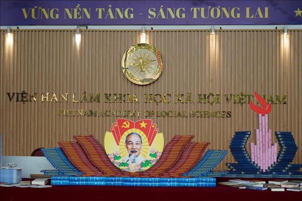 Đưa thành tựu khoa học xã hội và nhân văn đến gần công chúng