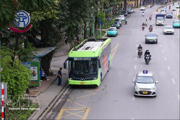 Hanoi targets 30% public transport use to ease traffic congestion