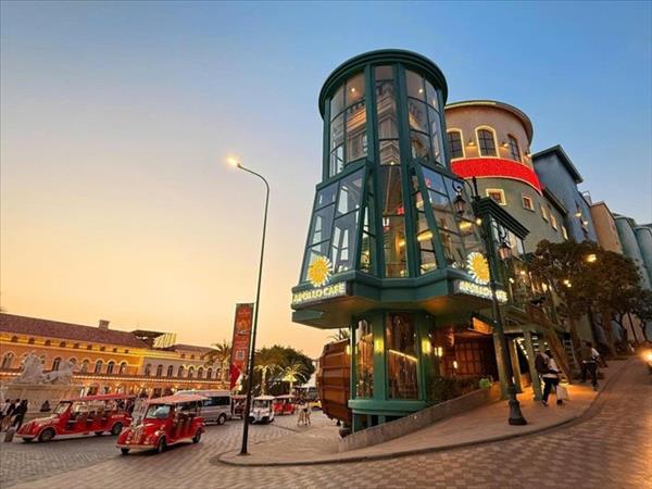 Дананг привлекает туристов насыщенной программой пляжных фестивалей и культурных мероприятий