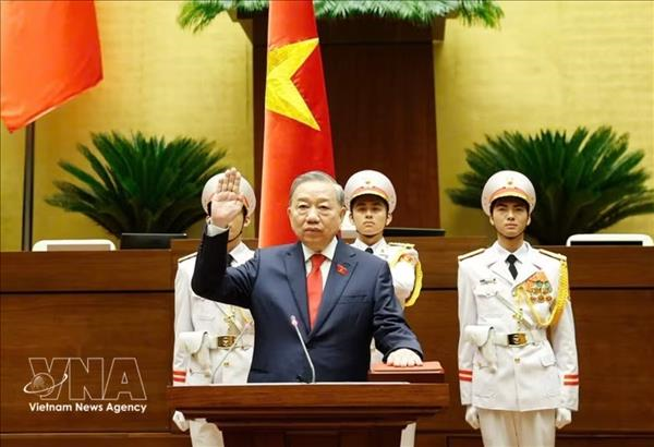 世界各国致电祝贺越南新领导人