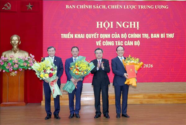 Công bố quyết định về công tác cán bộ tại Ban Chính sách, chiến lược Trung ương