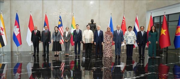 Hội nghị quan chức cao cấp ASEAN: Tăng cường đoàn kết, vượt qua thách thức, quyết tâm tổ chức thành công Hội nghị Cấp cao ASEAN 48