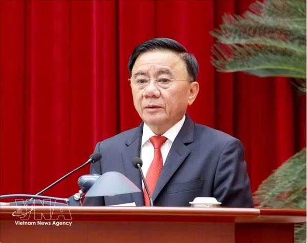 越共中央书记处常务书记陈锦秀率越南高级代表团启程对老挝和柬埔寨进行正式访问