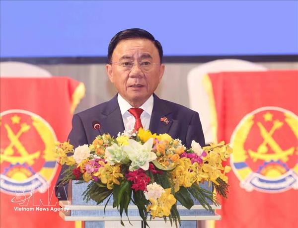 Laos ofrece banquete en honor a alto dirigente partidista de Vietnam  09/04/2026 20:44