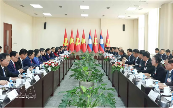 Le permanent du Secrétariat du PCV en entrevue avec le Premier ministre lao