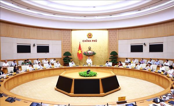 លោកនាយករដ្ឋមន្ត្រី ឡេ មិញហ៊ឹង ដឹកនាំកិច្ចប្រជុំគណៈកម្មាធិការអចិន្ត្រៃយ៍រដ្ឋាភិបាល និងគណៈអចិន្ត្រៃយ៍នៃ​គណៈកម្មាធិការបក្សរដ្ឋាភិបាល