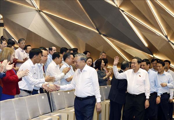 Tổng Bí thư, Chủ tịch nước Tô Lâm dự chương trình nghệ thuật Tổ quốc trong tim