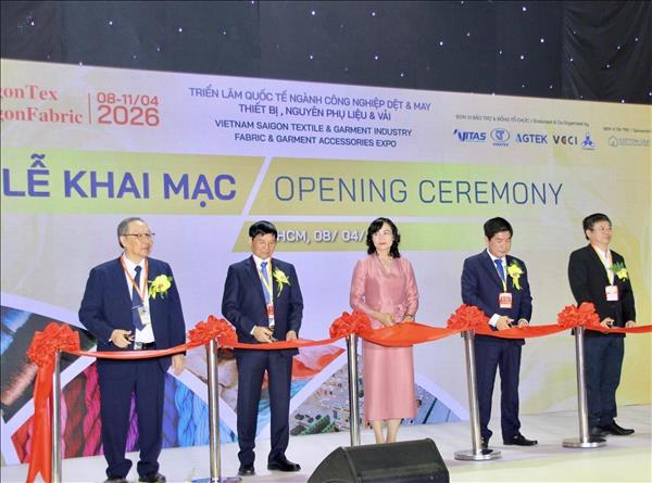 Textile industry expo gathers over 1,000 firms