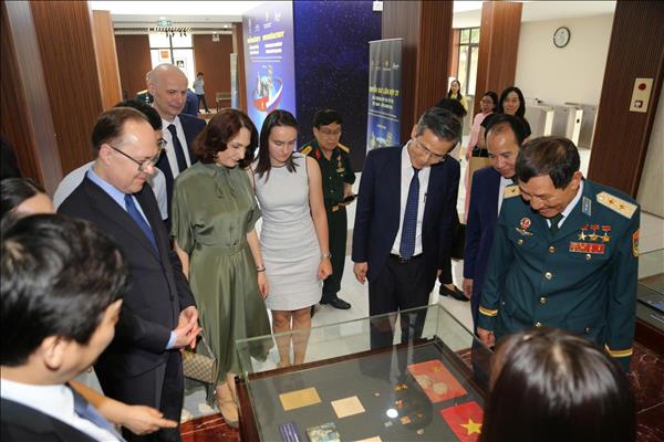 Trưng bày nhiều tư liệu về chuyến bay vào vũ trụ đầu tiên của người Việt Nam