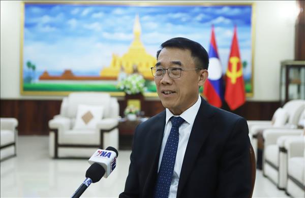 Key Vietnamese Party officials Laos visit a complete success