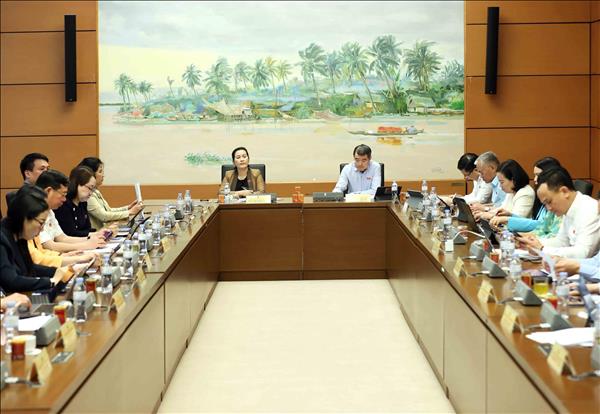 Lawmakers to examine social-economic issues, fuel taxes on April 10