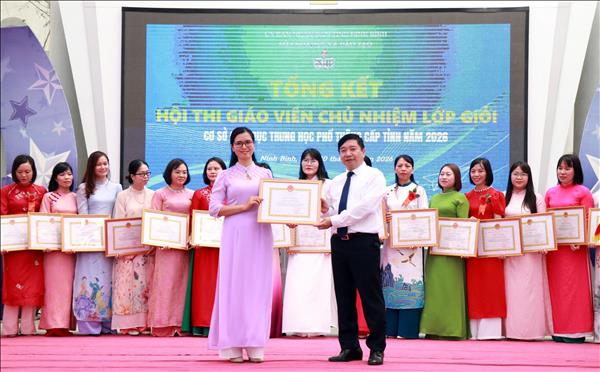 Nâng cao năng lực giáo viên ở các cơ sở giáo dục