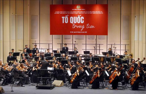 Top leader attends concert celebrating successful election of deputies to NA, Peoples Councils