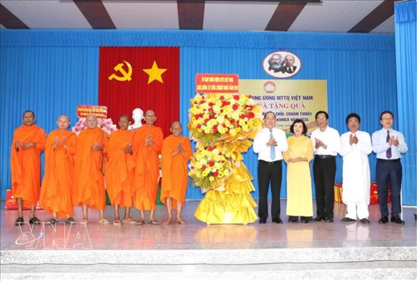 永隆省高棉族同胞喜迎传统新年