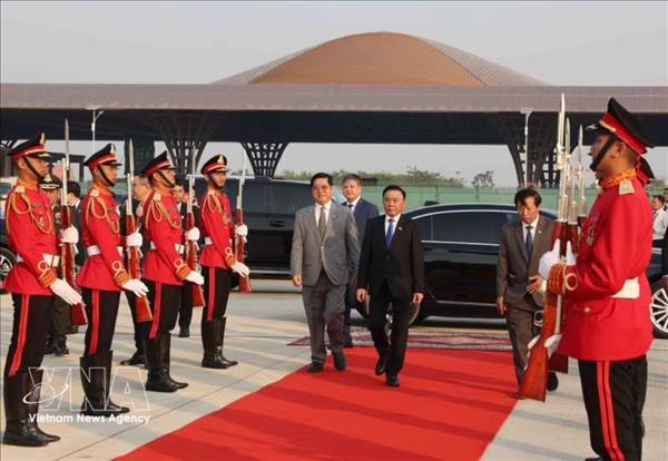 越共中央书记处常务书记陈锦秀抵达河内，圆满结束对老挝和柬埔寨的正式访问之旅