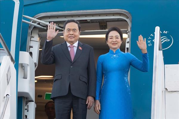 ທ່ານປະທານສະພາແຫ່ງຊາດ ເຈິ່ນແທັງເໝີ້ນ ແລະ ພັນລະຍາ ພ້ອມກັບຄະນະຜູ້ແທນຂັ້ນສູງ ຫວຽດນາມ ຢ້ຽມຢາມ ອີຕາລີ ຢ່າງເປັນທາງການ