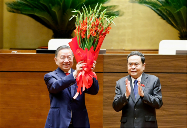 ຈົດໝາຍ ແລະ ໂທລະເລກຊົມເຊີຍບັນດາສະຫາຍການນຳຫຼັກແຫຼ່ງ ຫວຽດນາມ