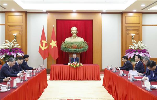 越共中央总书记、国家主席苏林与日本首相高市早苗通电话