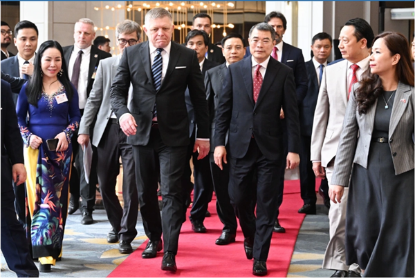 ຊຸກ​ຍູ້​ການ​ຮ່ວມ​ມື​ເສດ​ຖະ​ກິດ, ເປີດກວ້າງ​ໂອ​ກາດ​ລົງ​ທືນ​ສອງ​ຝ່າຍ ຫວຽດ​ນາມ - ສະ​ໂລ​ວາ​ກີ