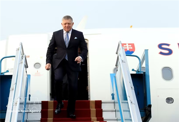 Le Premier ministre slovaque Robert Fico en visite officielle au Vietnam