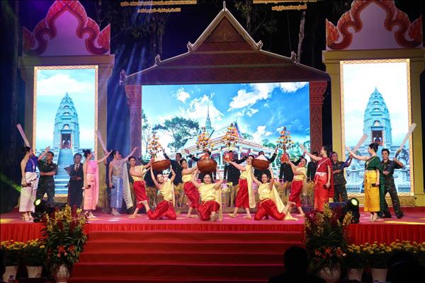 Quân - dân vui đón Tết Chôl Chnăm Thmây với nhiều công trình dân sinh ý nghĩa